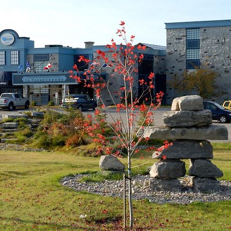 La Sagueneenne - Hotel Et Centre De Congres Chicoutimi Екстериор снимка