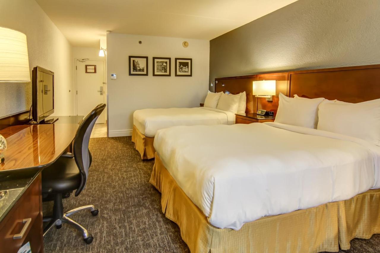 La Sagueneenne - Hotel Et Centre De Congres Chicoutimi Екстериор снимка