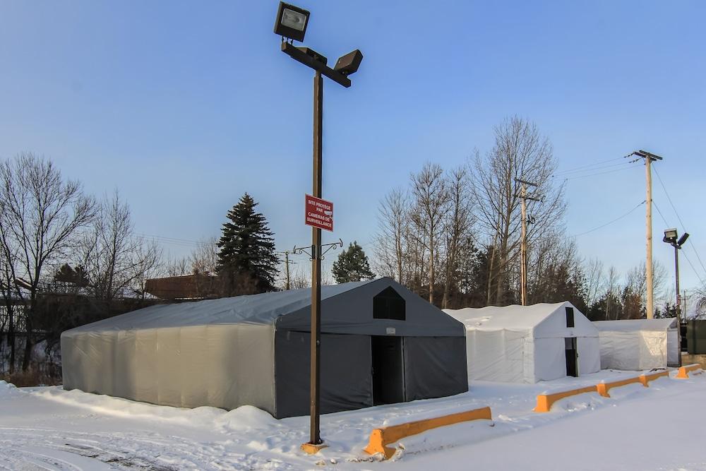 La Sagueneenne - Hotel Et Centre De Congres Chicoutimi Екстериор снимка