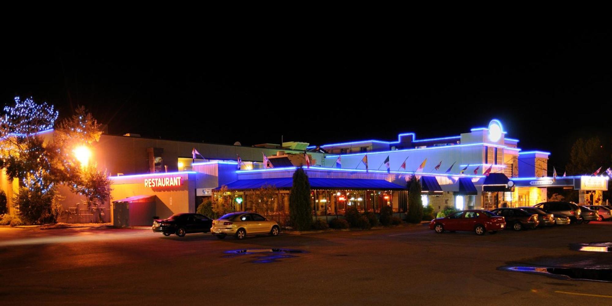 La Sagueneenne - Hotel Et Centre De Congres Chicoutimi Екстериор снимка
