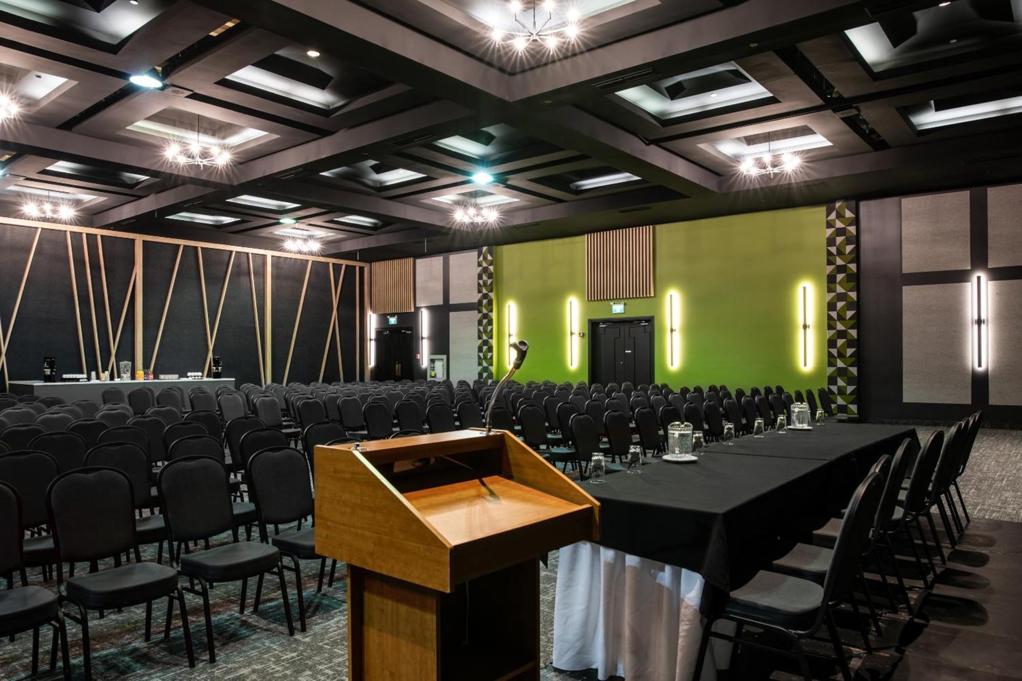 La Sagueneenne - Hotel Et Centre De Congres Chicoutimi Екстериор снимка