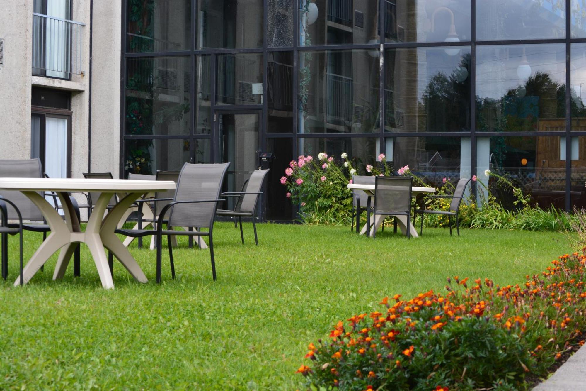 La Sagueneenne - Hotel Et Centre De Congres Chicoutimi Екстериор снимка