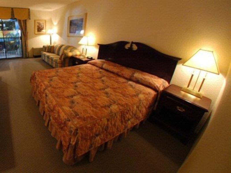 La Sagueneenne - Hotel Et Centre De Congres Chicoutimi Стая снимка